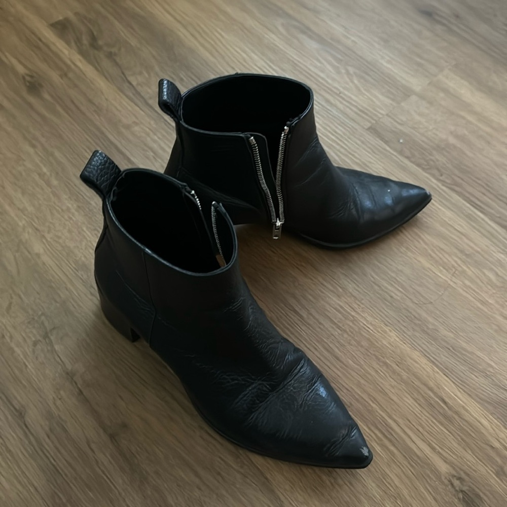 Everlane boss boots